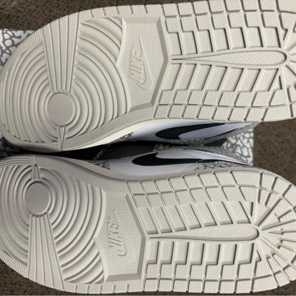 Jordan 1 Retro High OG White Cement - Sneakers White and Black